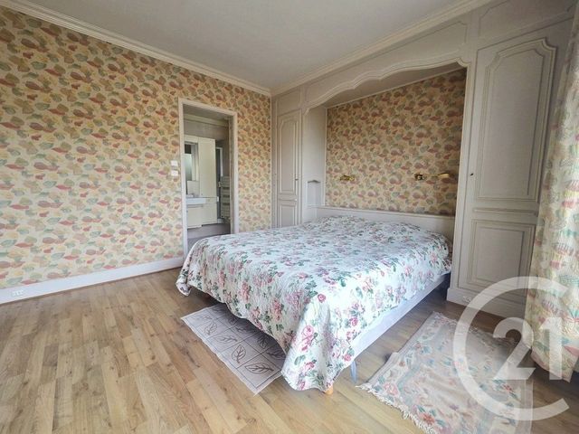 maison à vendre - 8 pièces - 213.37 m2 - ST MAUR DES FOSSES - 94 - ILE-DE-FRANCE - Century 21 La Pie